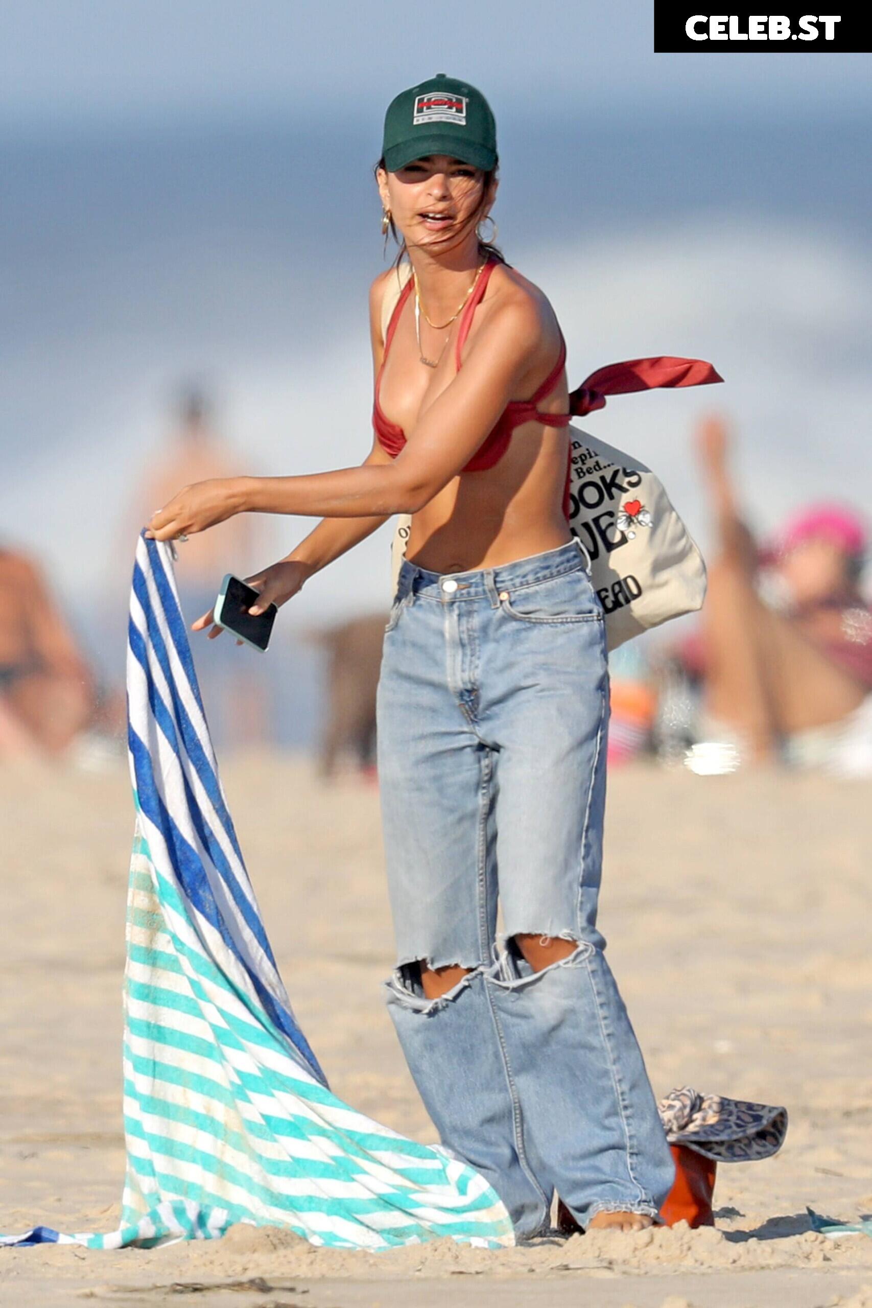 Emily Ratajkowski Image 1795888