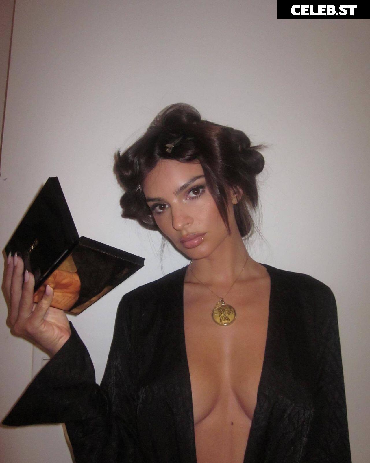 Emily Ratajkowski Image 1799587