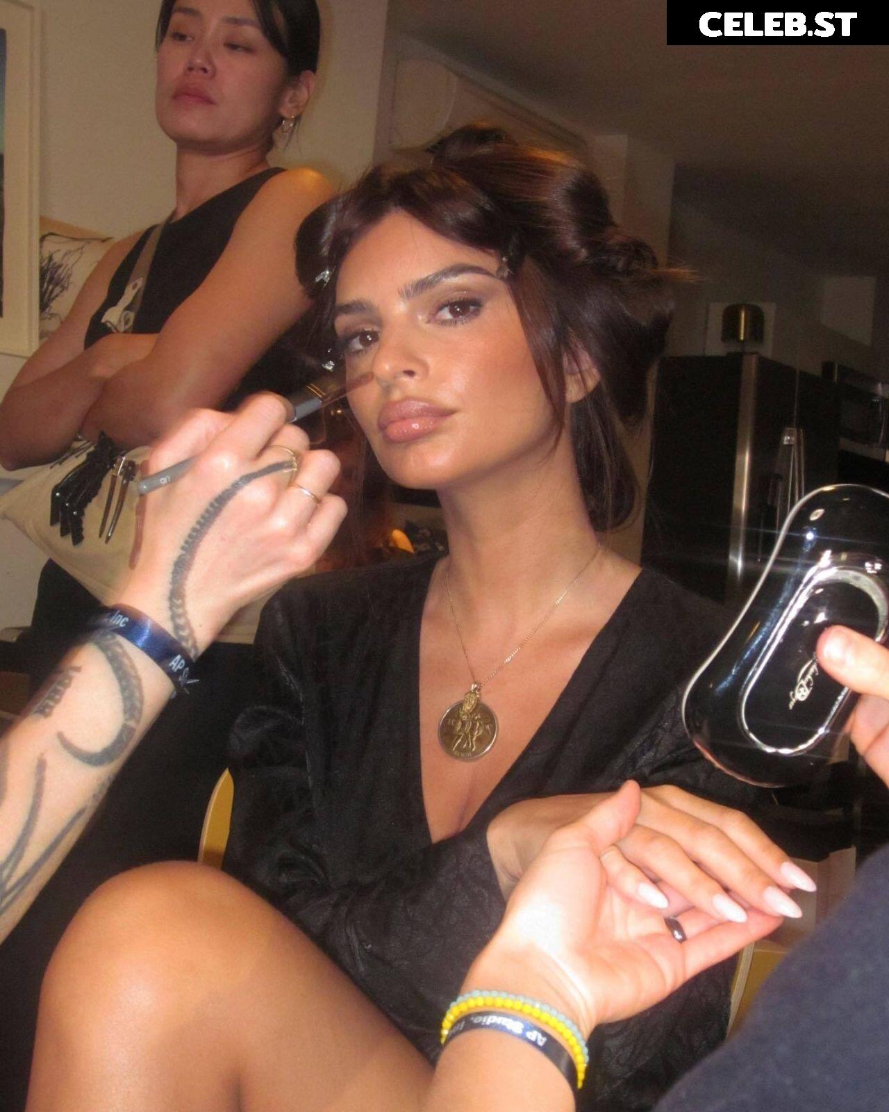 Emily Ratajkowski Image 1799624