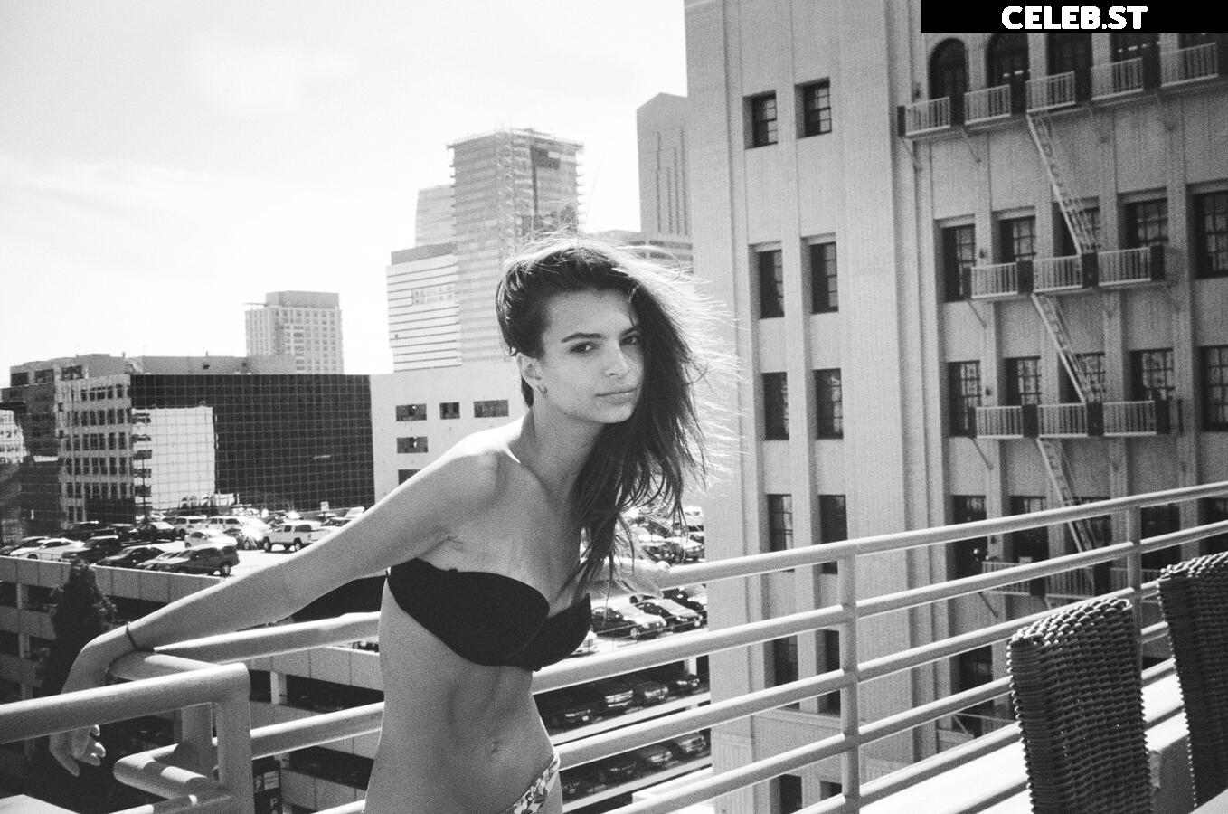 Emily Ratajkowski Image 1787386