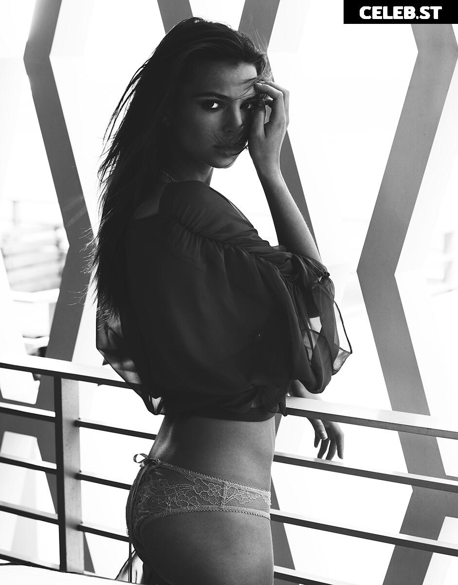 Emily Ratajkowski Image 1781544