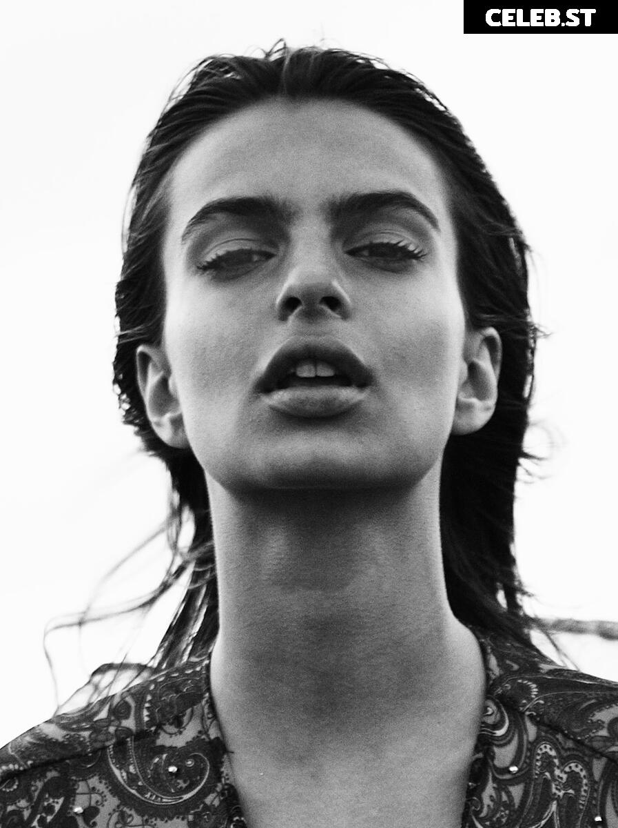 Emily Ratajkowski Image 1781710