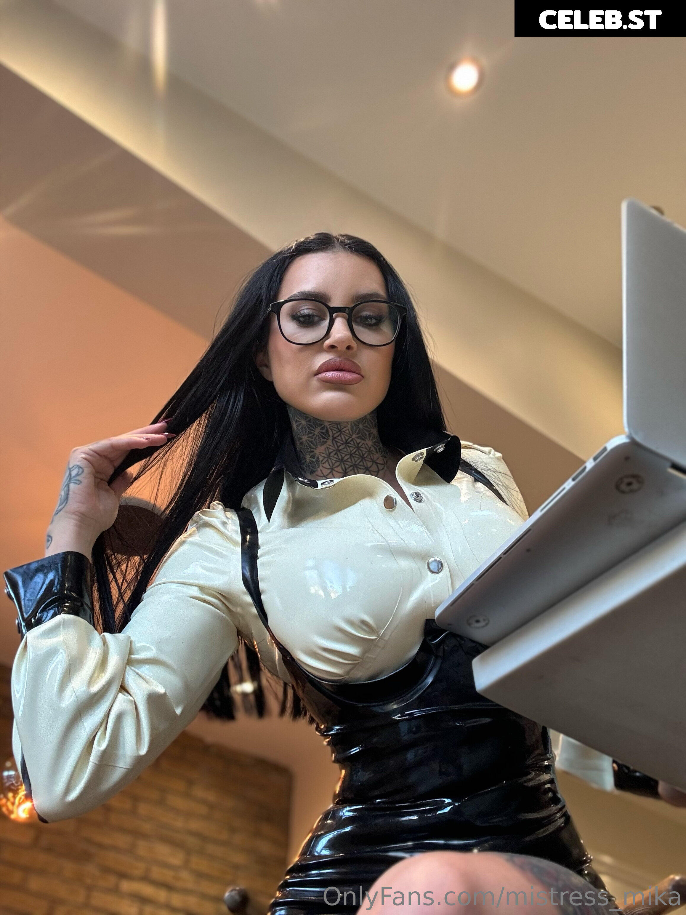 Mistress Mika Katana Image 1783167