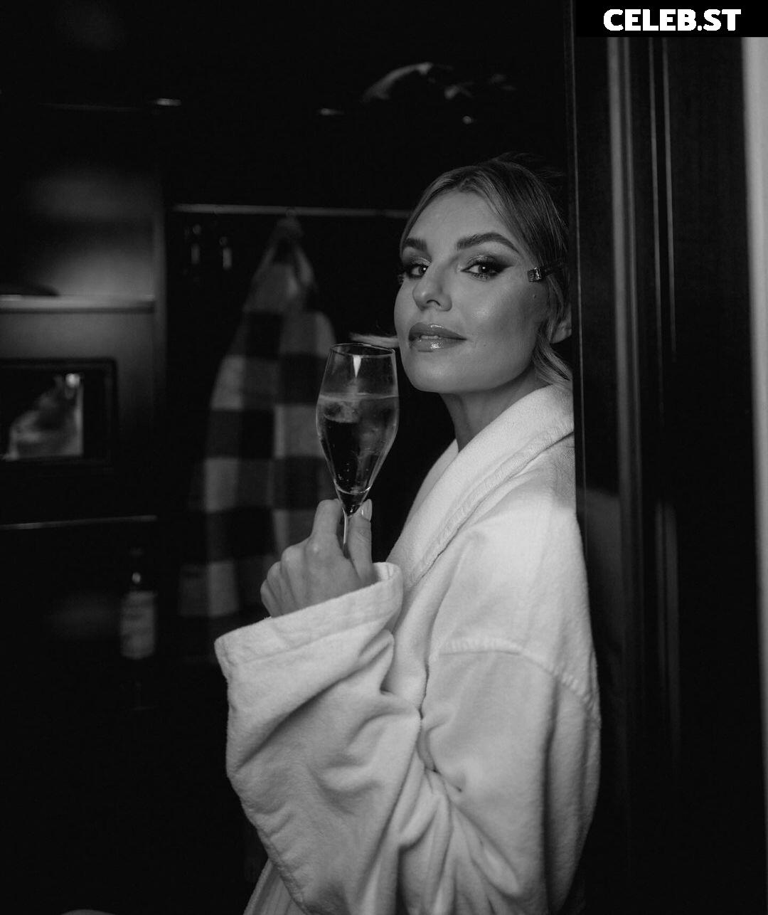 Laura Wontorra Image 1789193