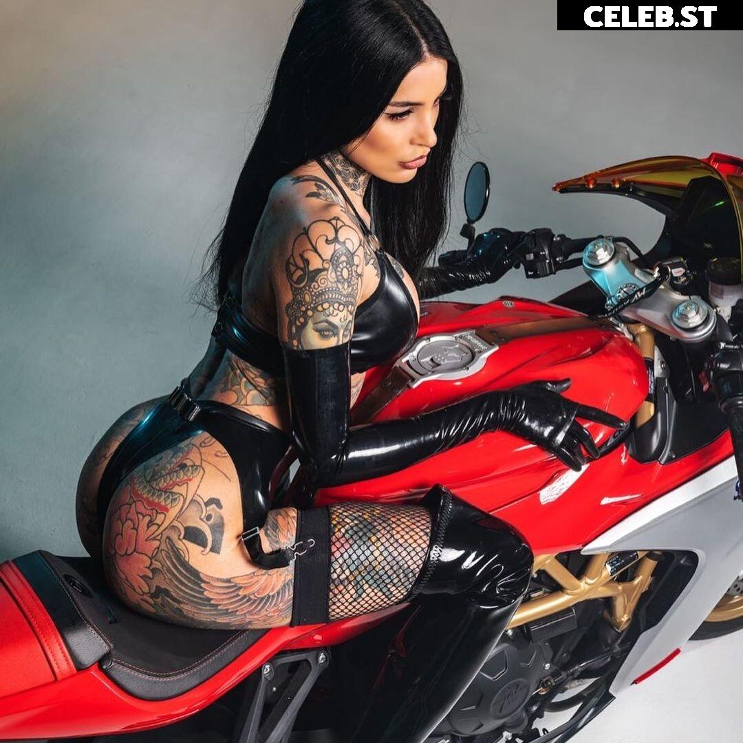 Mistress Mika Katana Image 1777029
