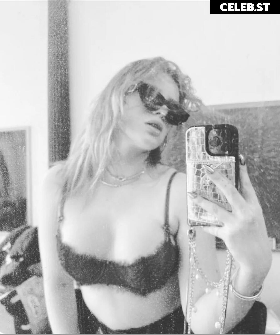 Bella Thorne Image 1773088