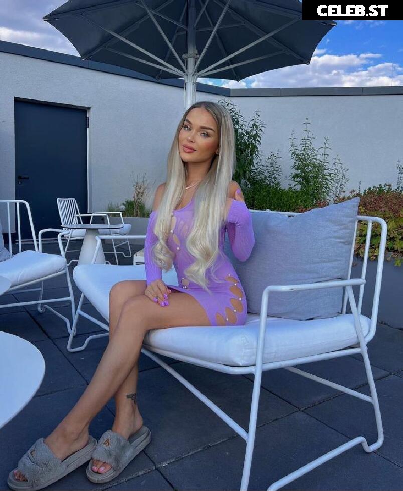 Emmy Russ Image 1770973
