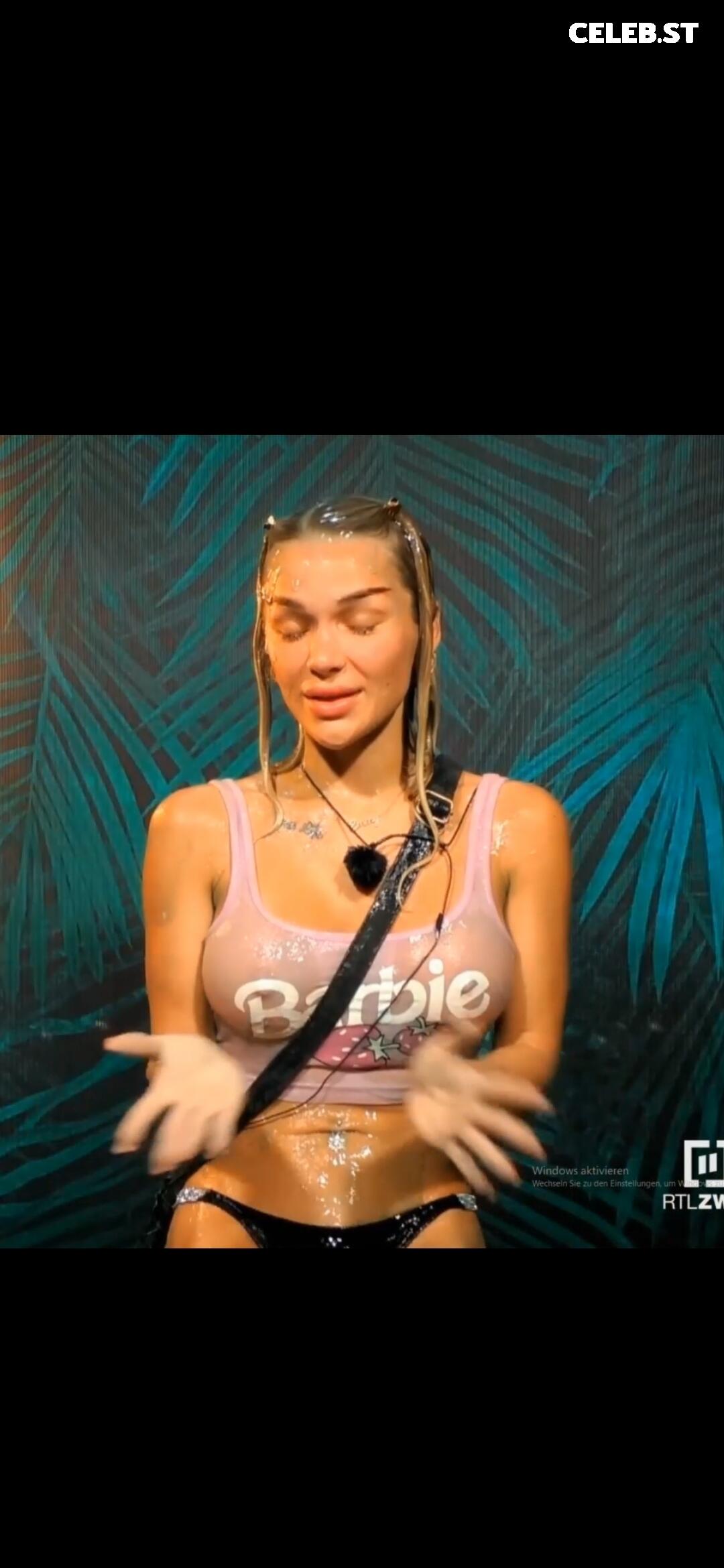 Emmy Russ Image 1767526