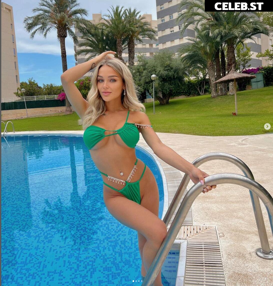 Emmy Russ Image 1767717