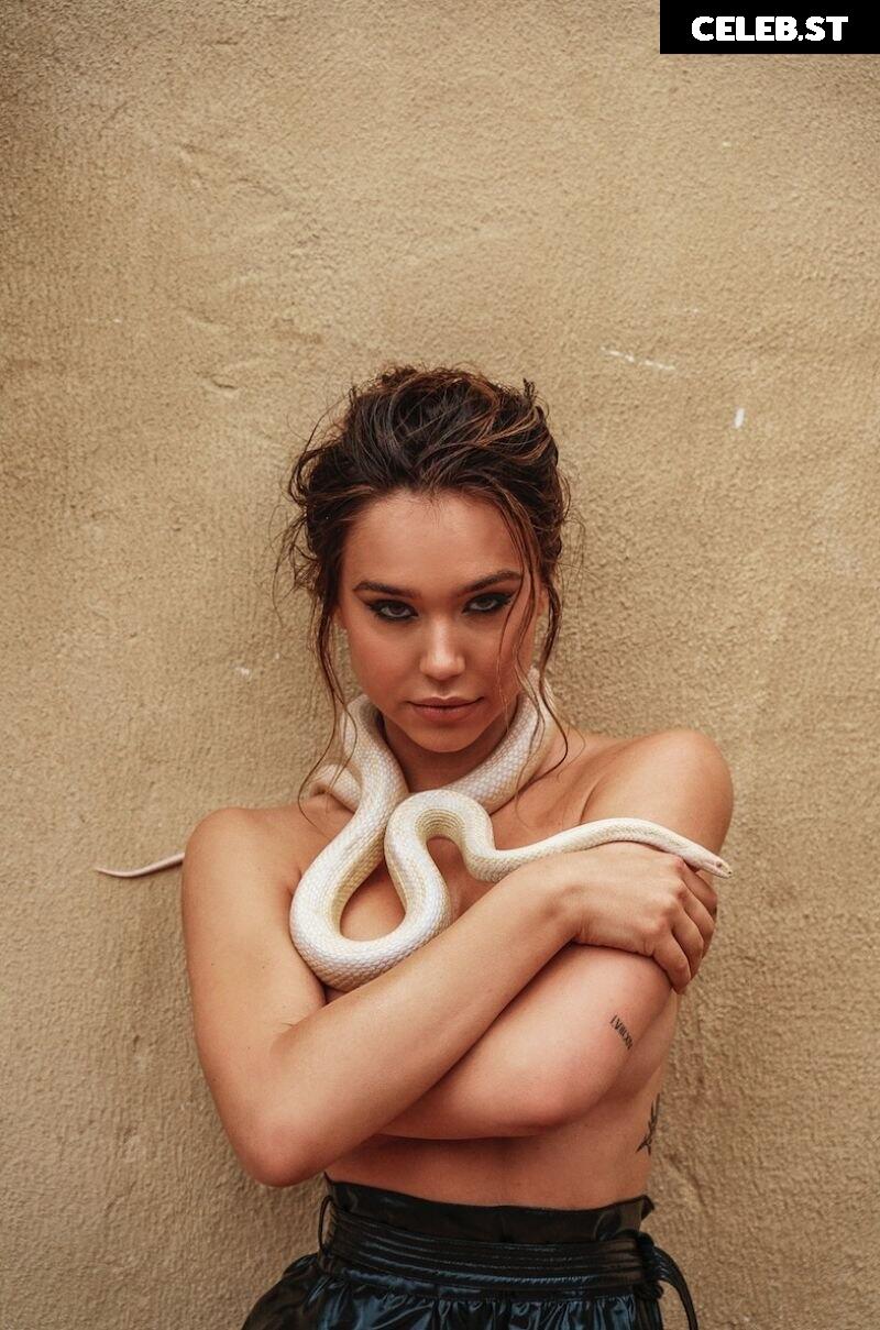 Alexis Ren Image 1761991