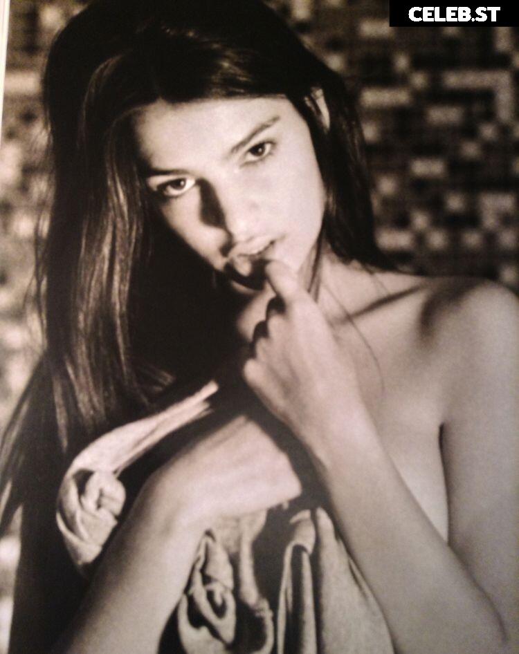 Emily Ratajkowski Image 1761978