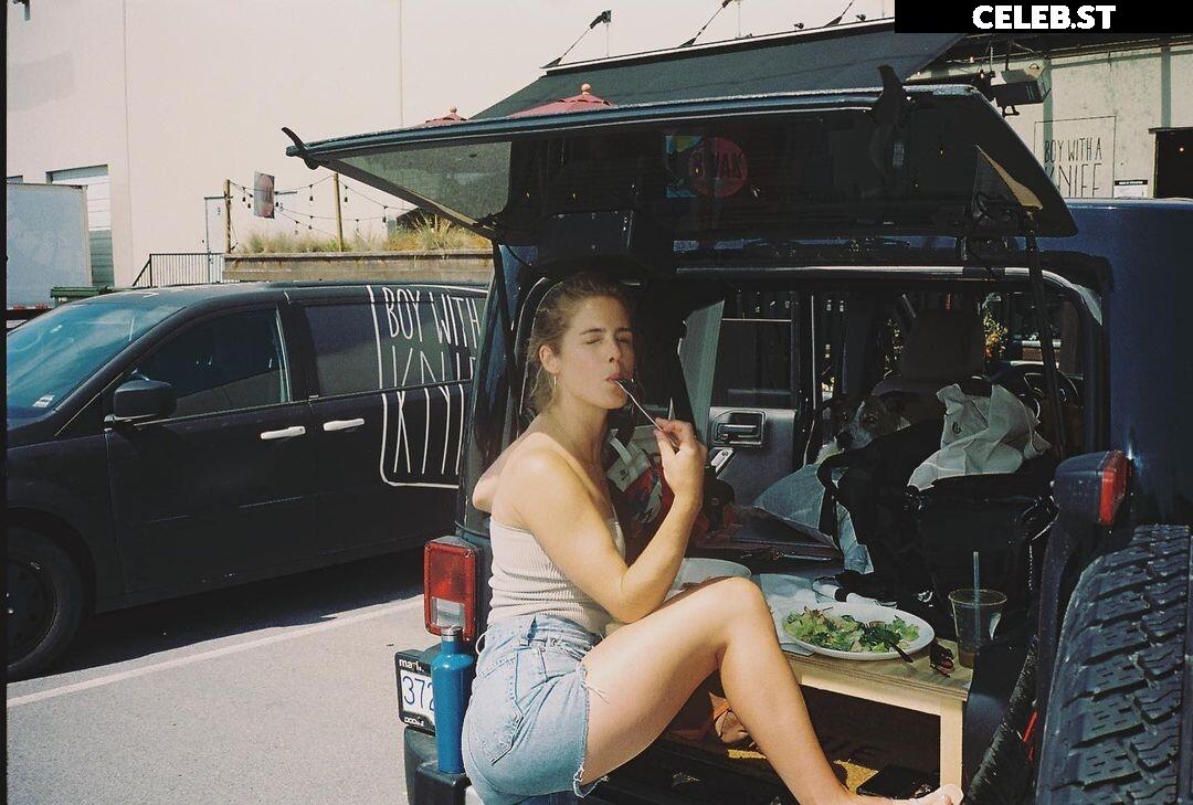 Emily Bett Rickards Image 1762706