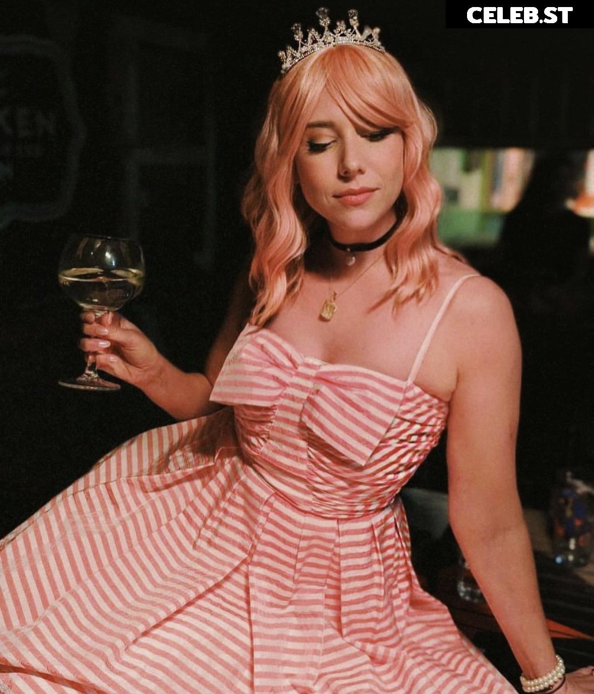 Hazel Hayes Image 1768931