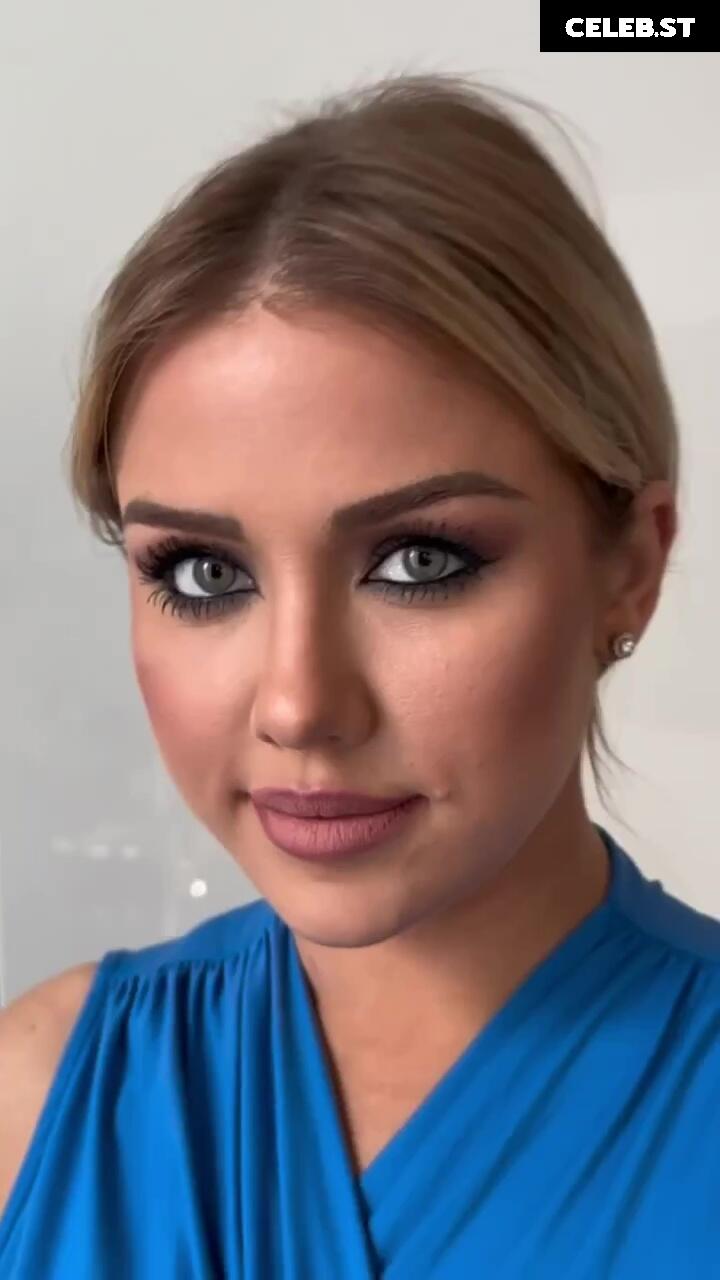 Kim Gloss Image 1757880