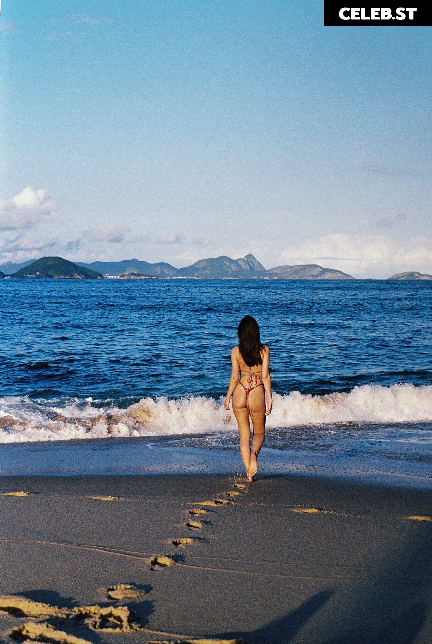 Emily Ratajkowski Image 1757622