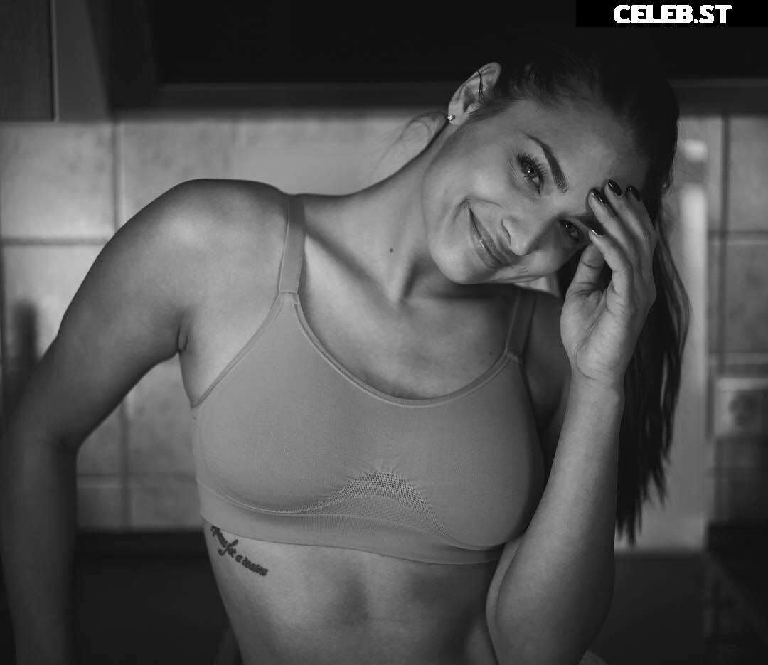 Amira Aly / Pocher Image 1751530