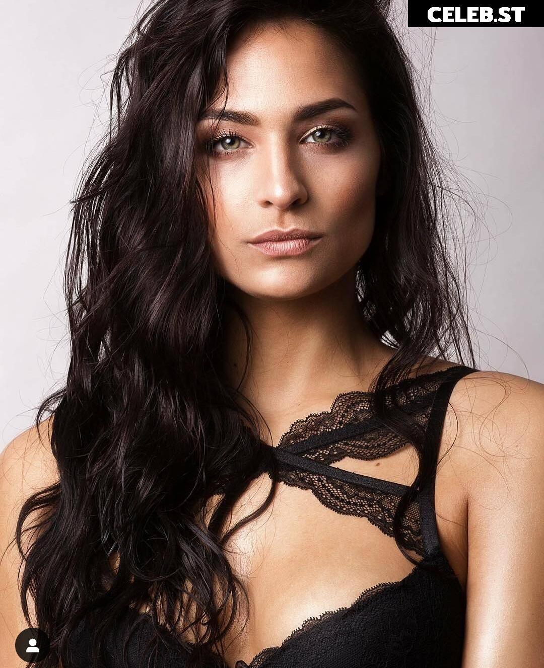 Amira Aly / Pocher Image 1750895