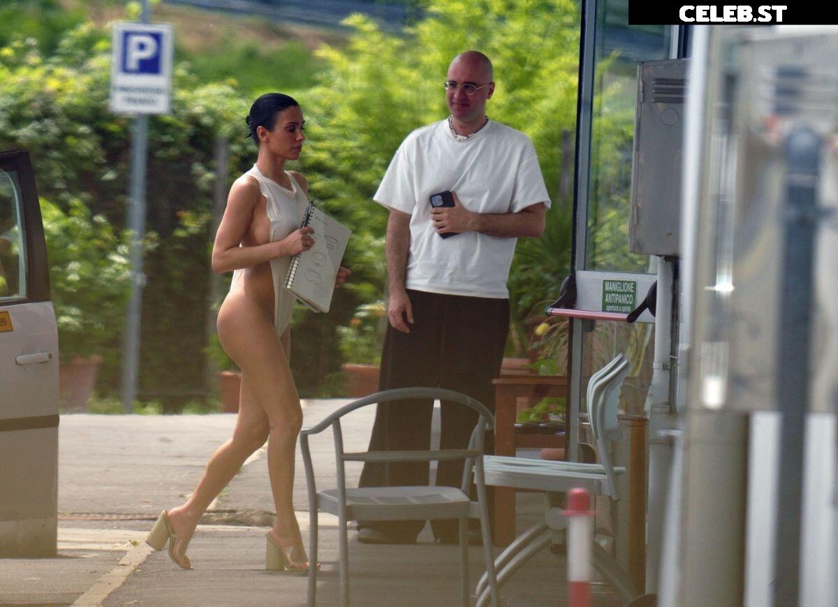 Bianca Censori Image 1750866