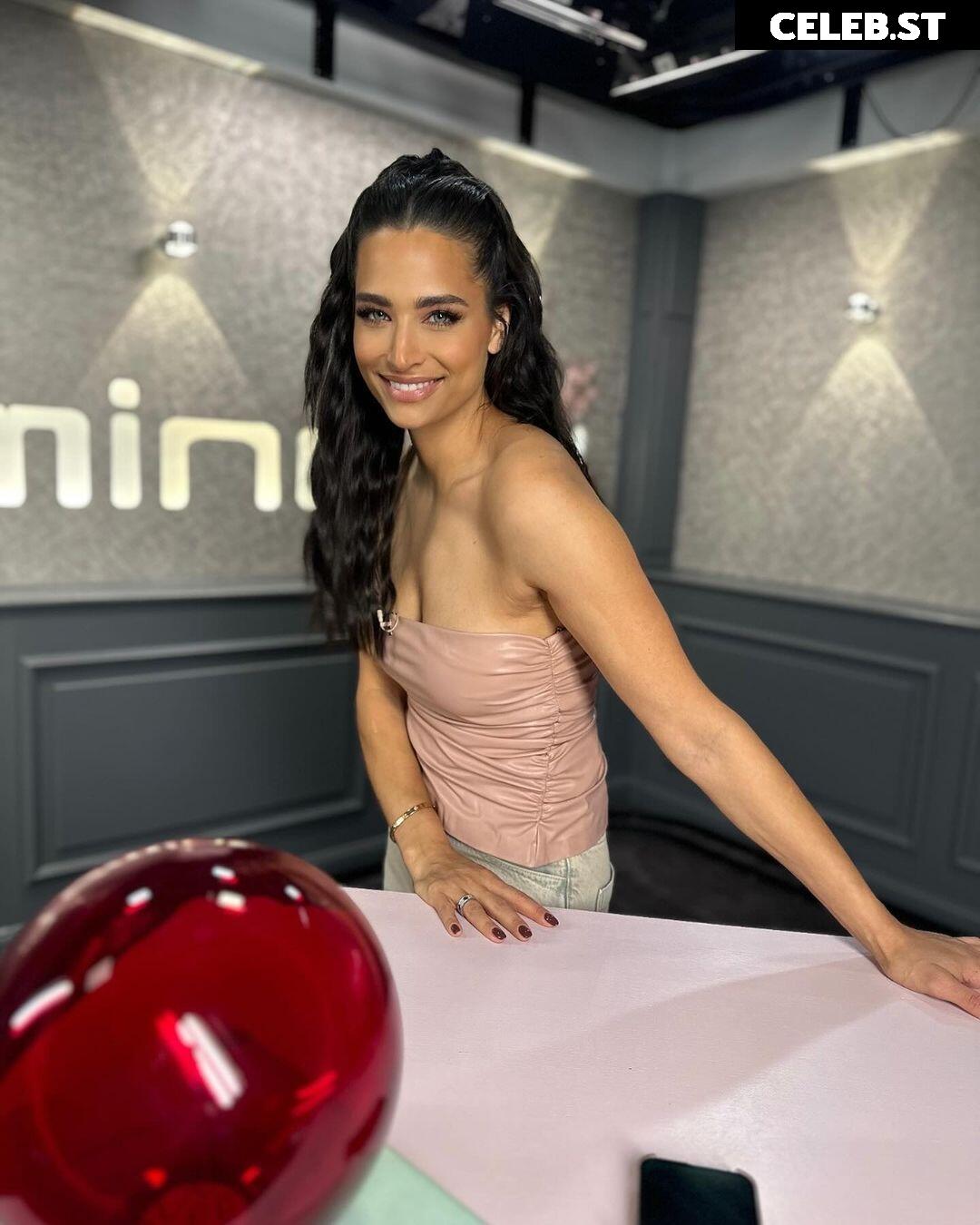 Amira Aly / Pocher Image 1750574