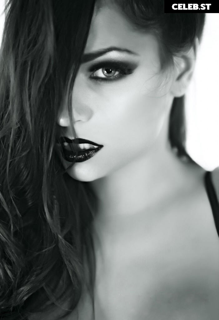 Amira Aly / Pocher Image 1750288