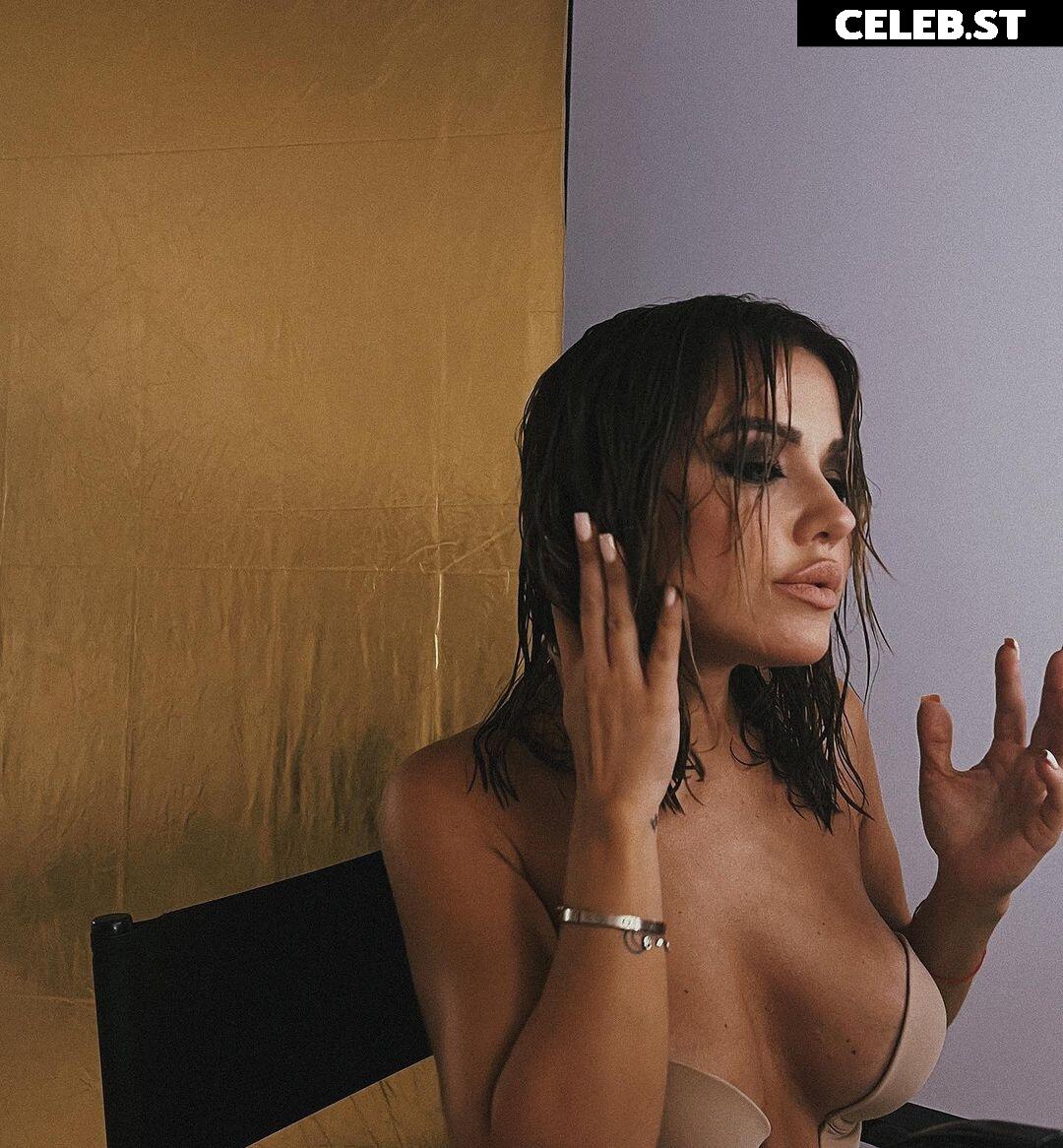 Kim Gloss Image 1759474