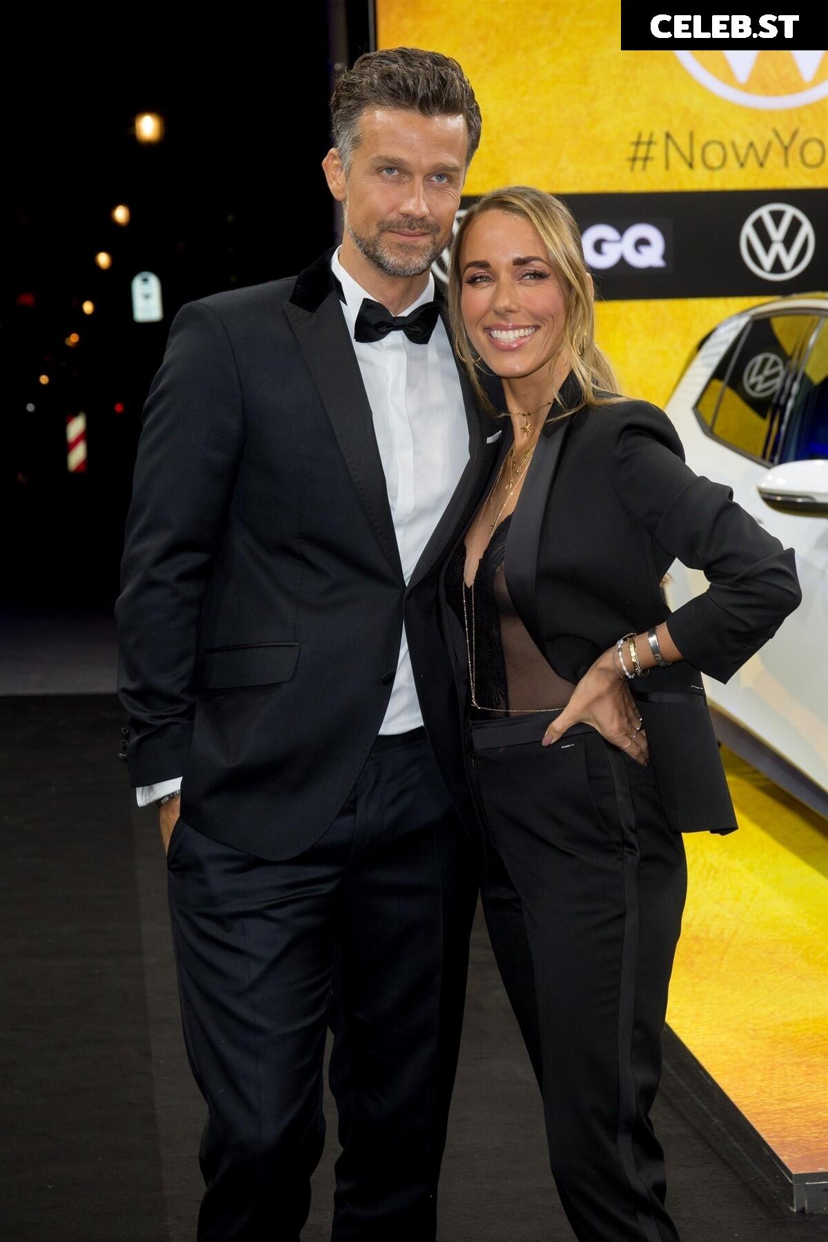 Annemarie Carpendale Image 1759400