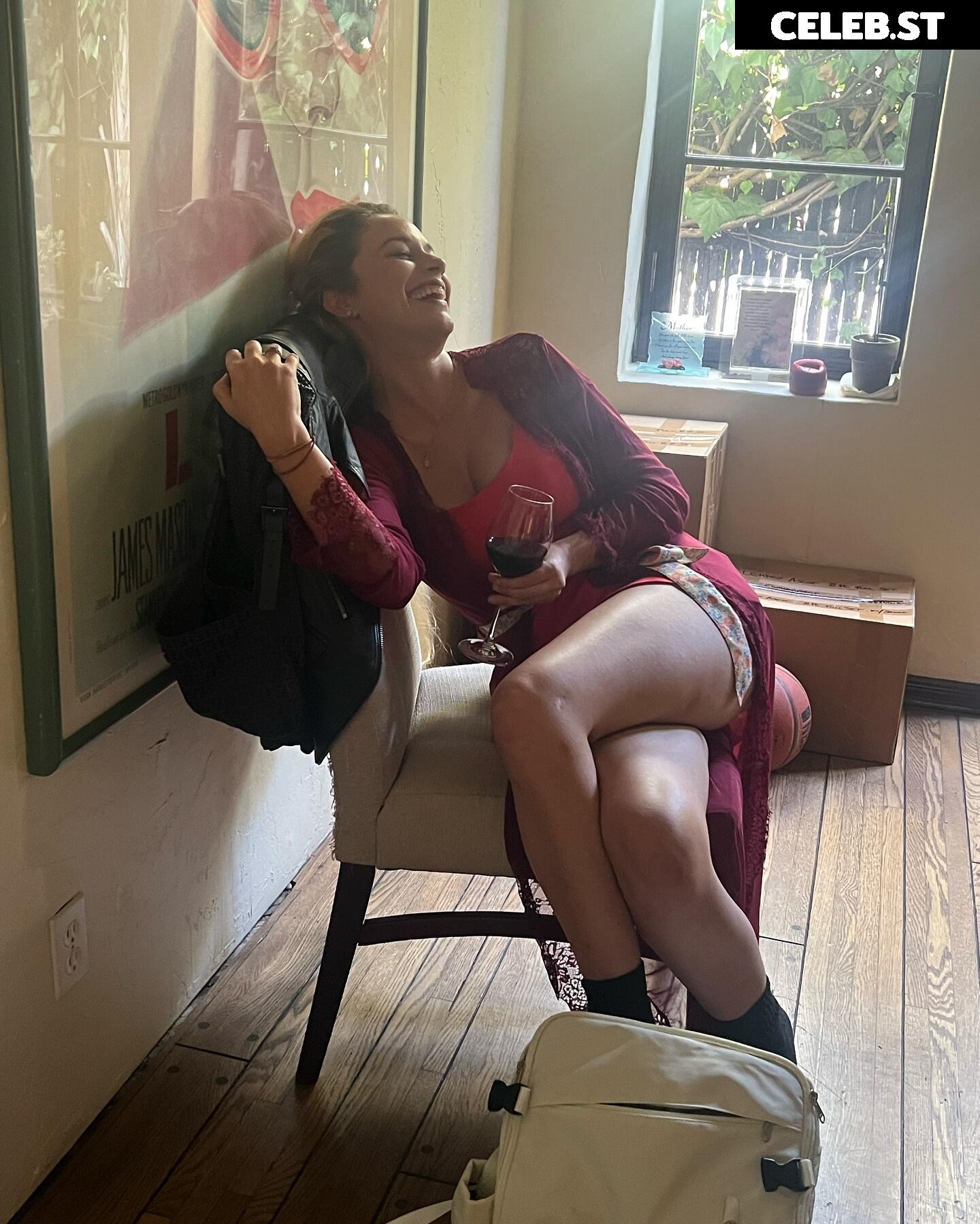 Alexis Knapp Image 1758858