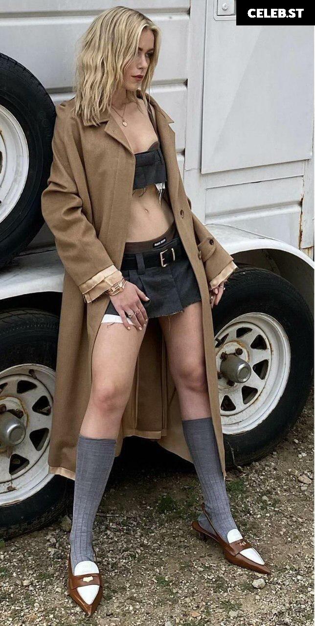 Kiernan Shipka Image 1758833
