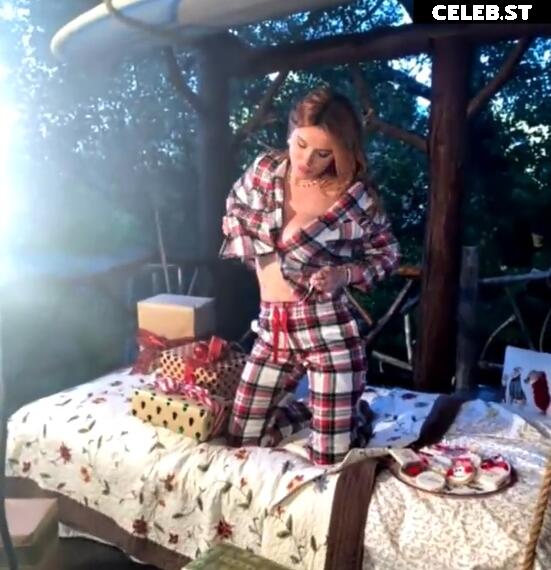 Bella Thorne Image 1758433