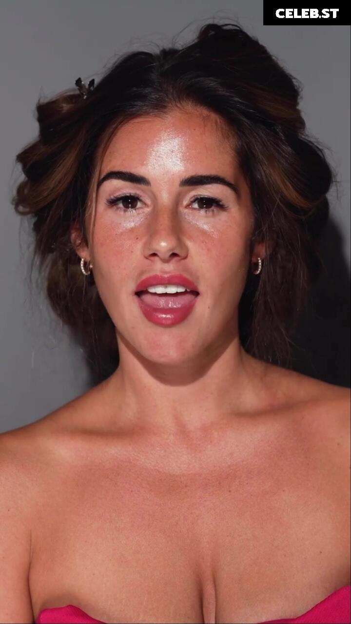 Sarah Engels Image 1758005