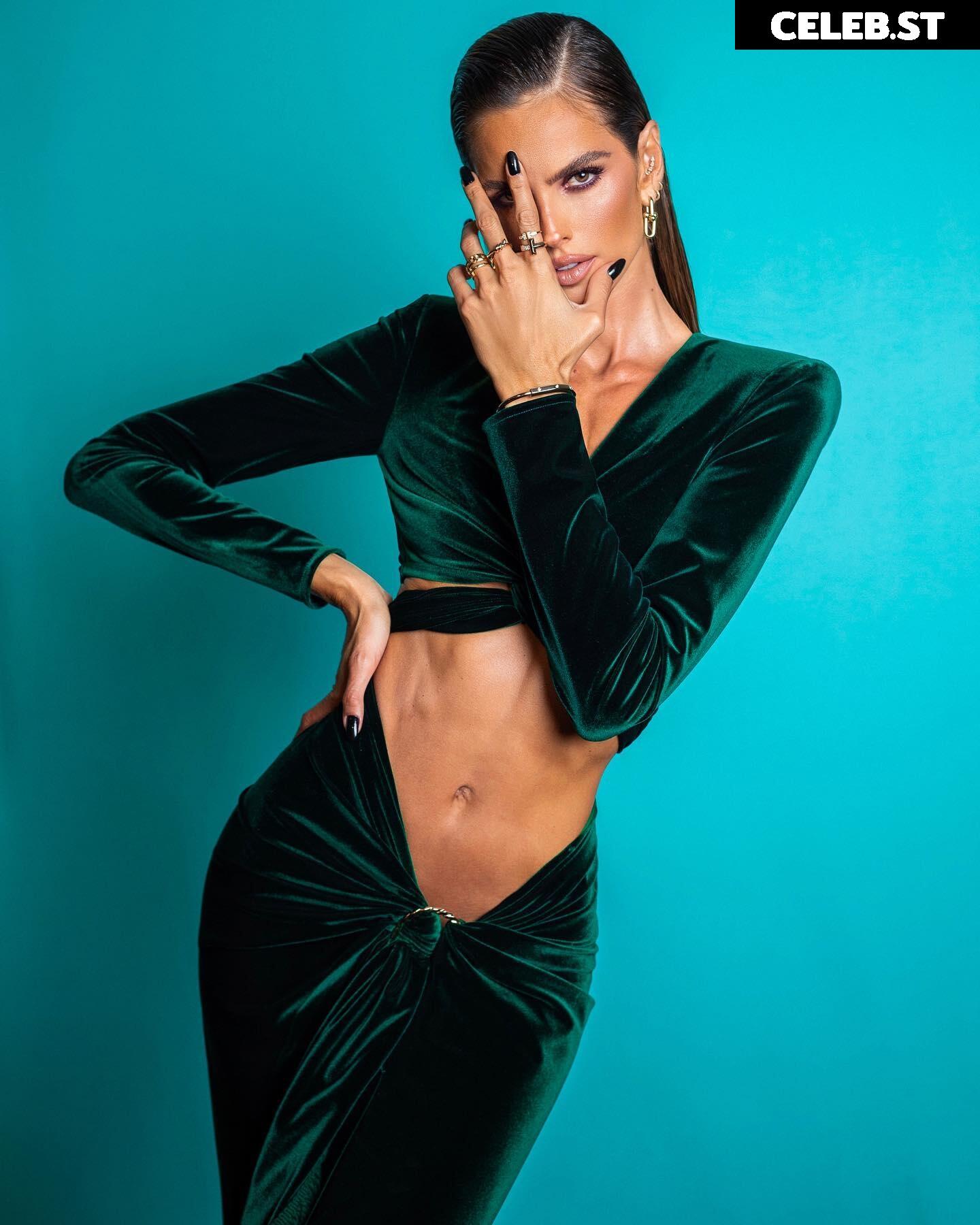 Izabel Goulart Image 1745832