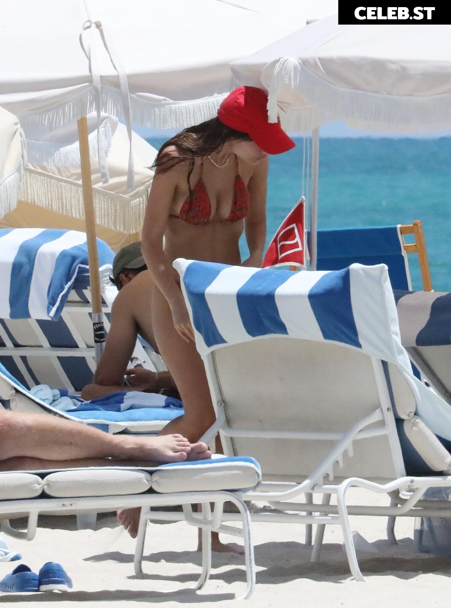 Emily Ratajkowski Image 1745576