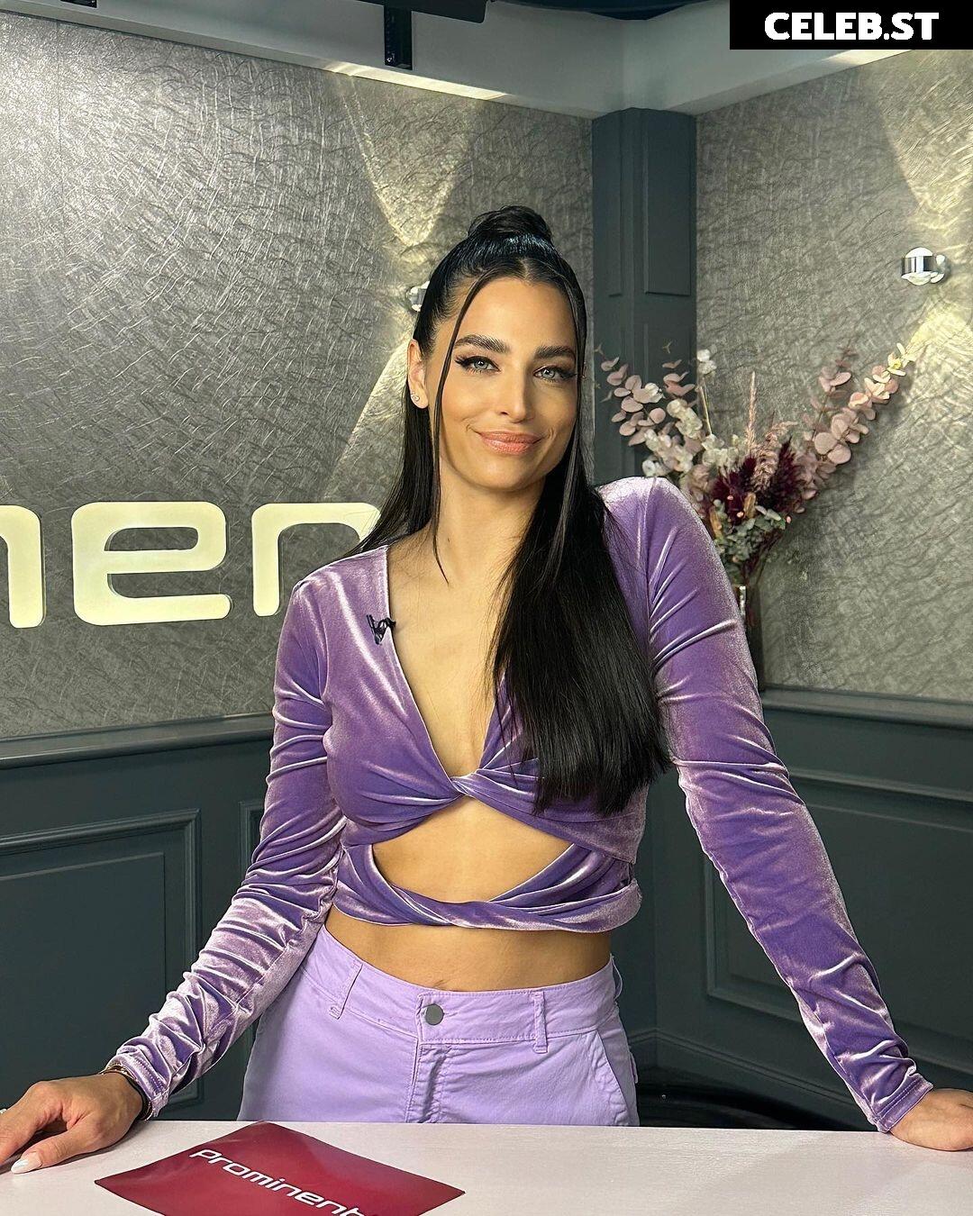 Amira Aly / Pocher Image 1745319