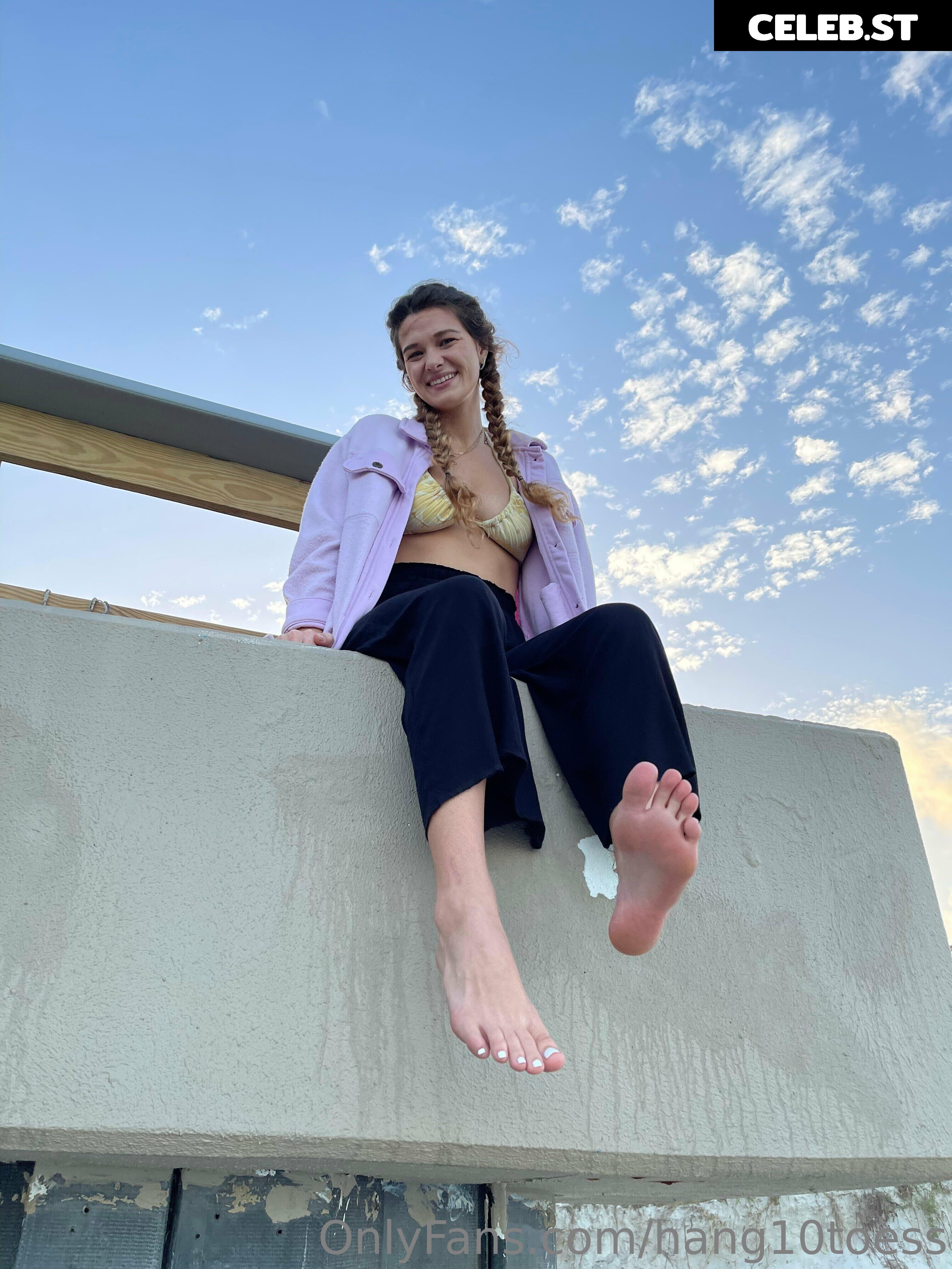hang10toess Image 17418763