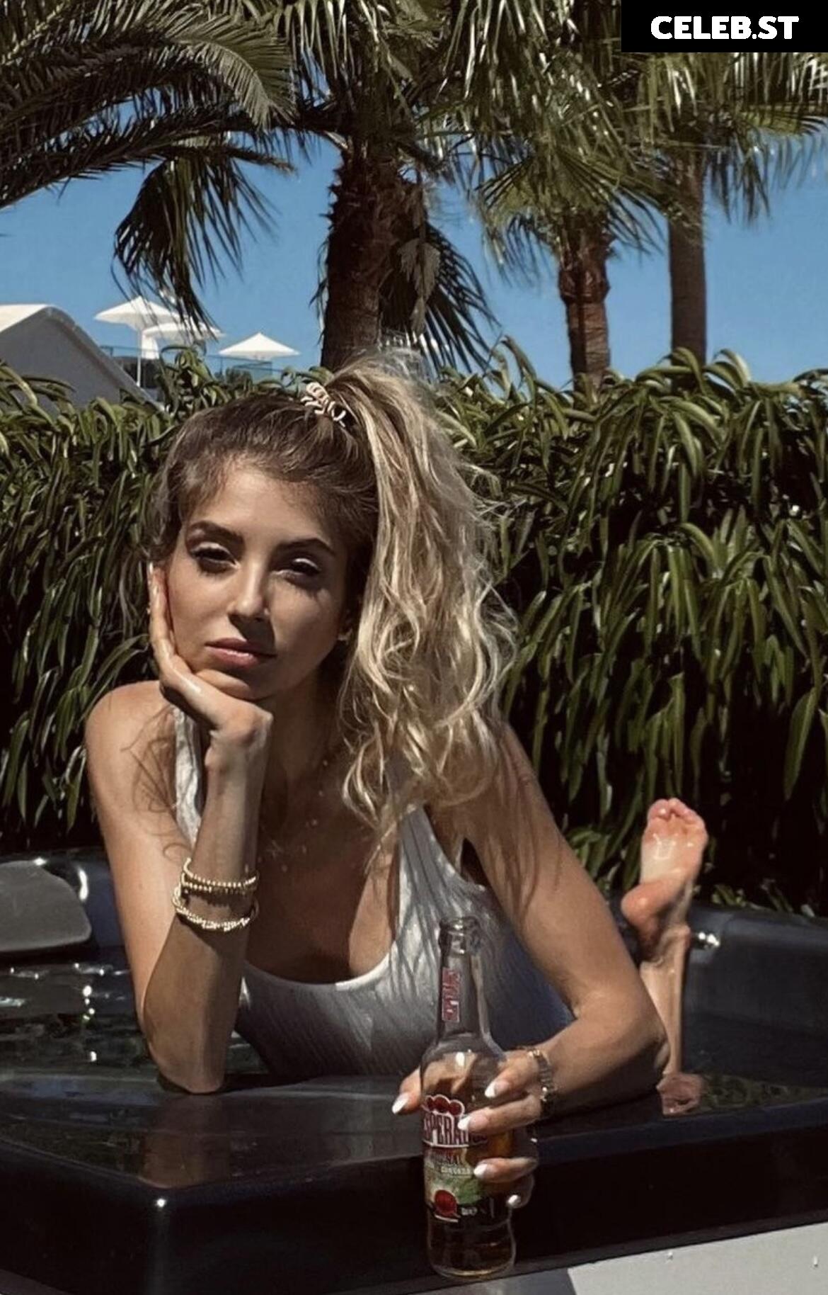 Cathy Hummels Image 1741109