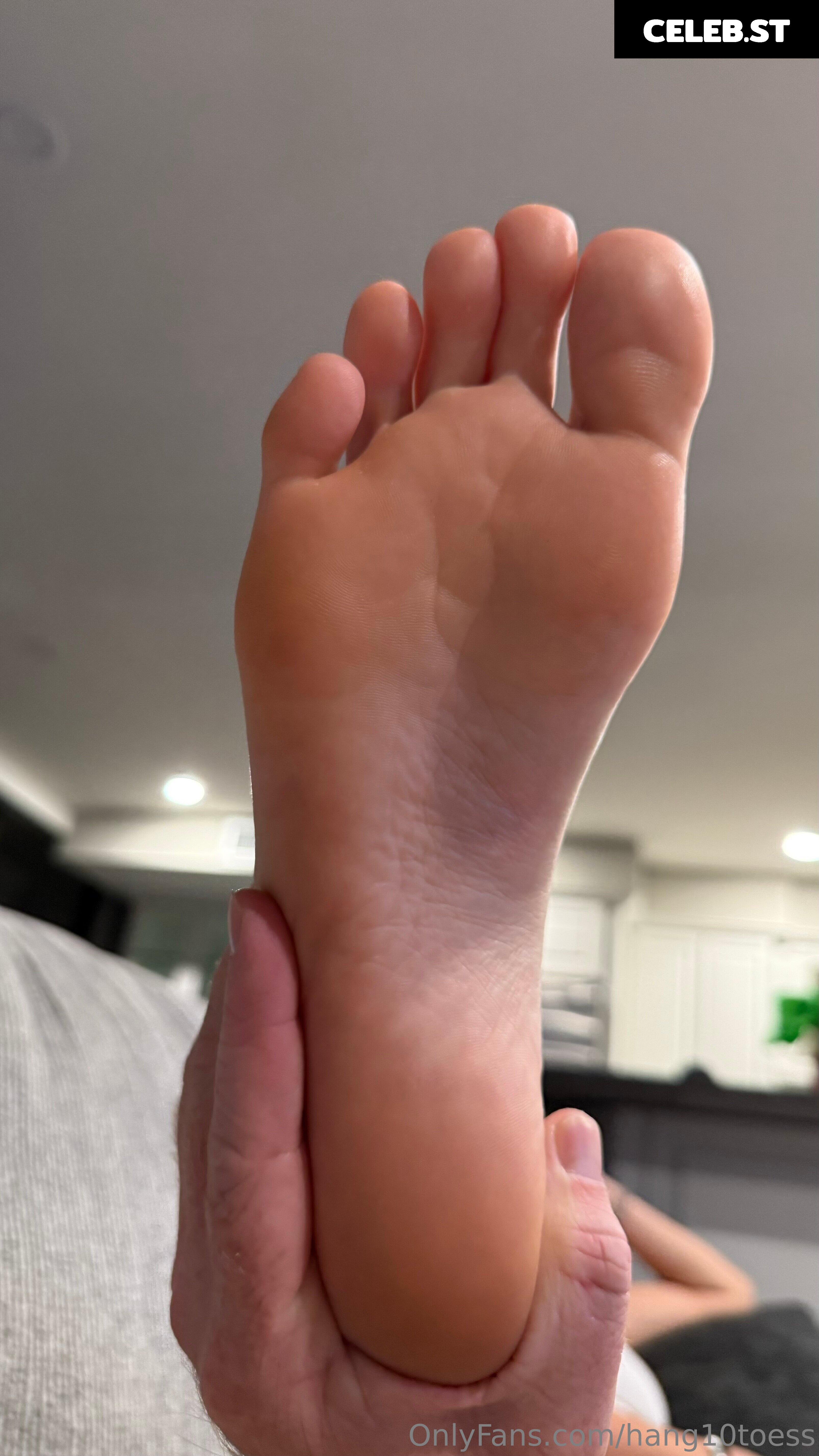 hang10toess Image 17425407