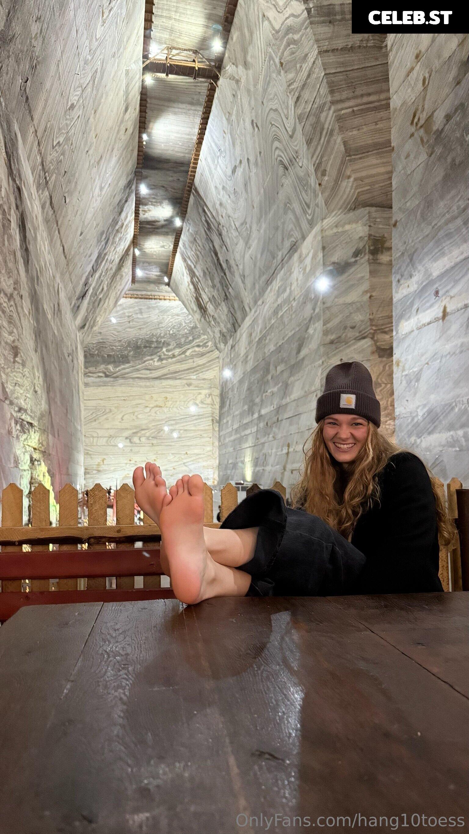 hang10toess Image 17422153