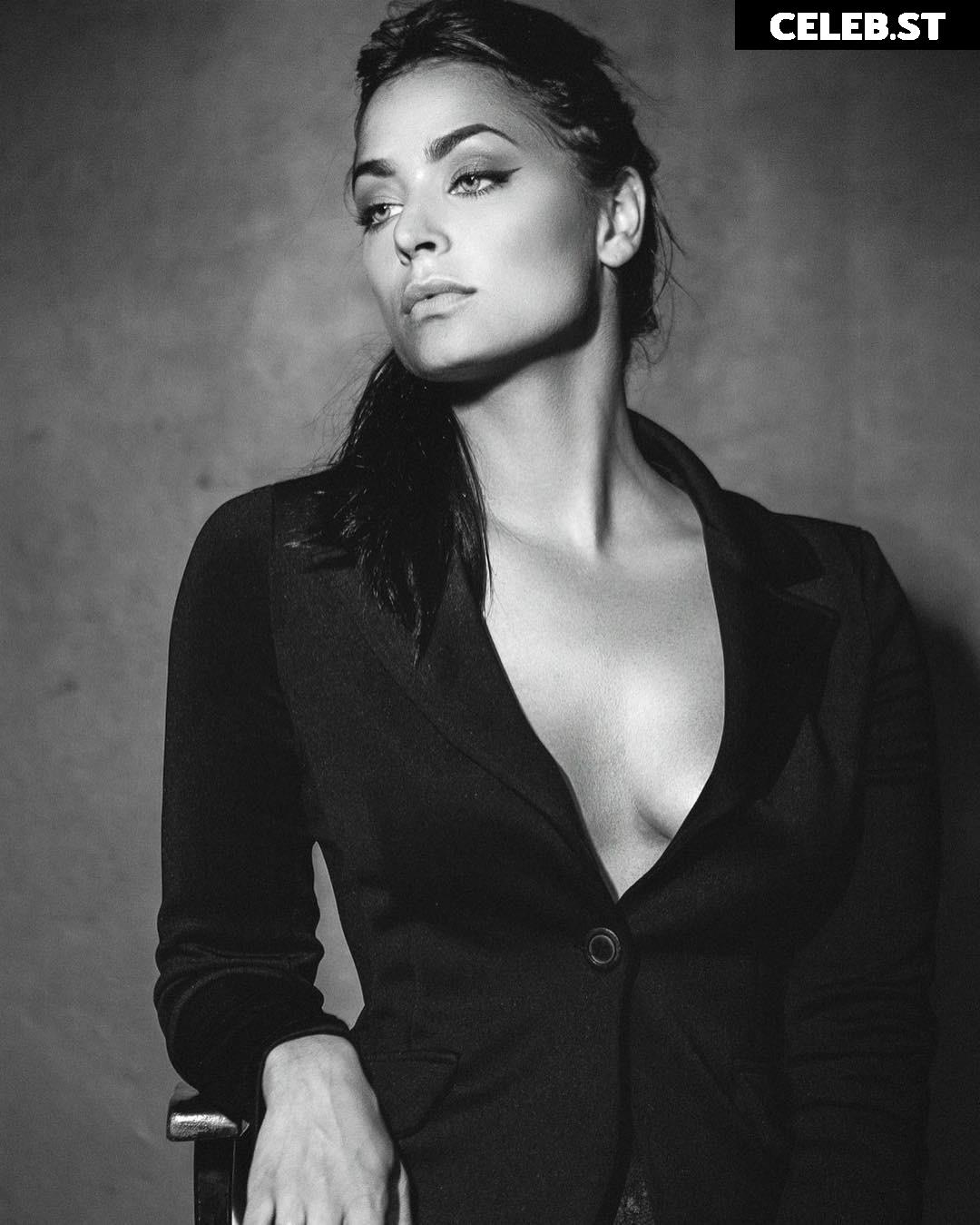 Amira Aly / Pocher Image 1742982