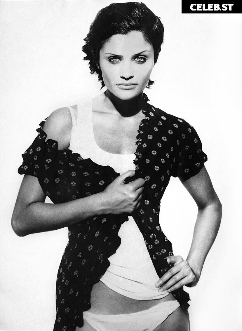 Helena Christensen Image 1743865