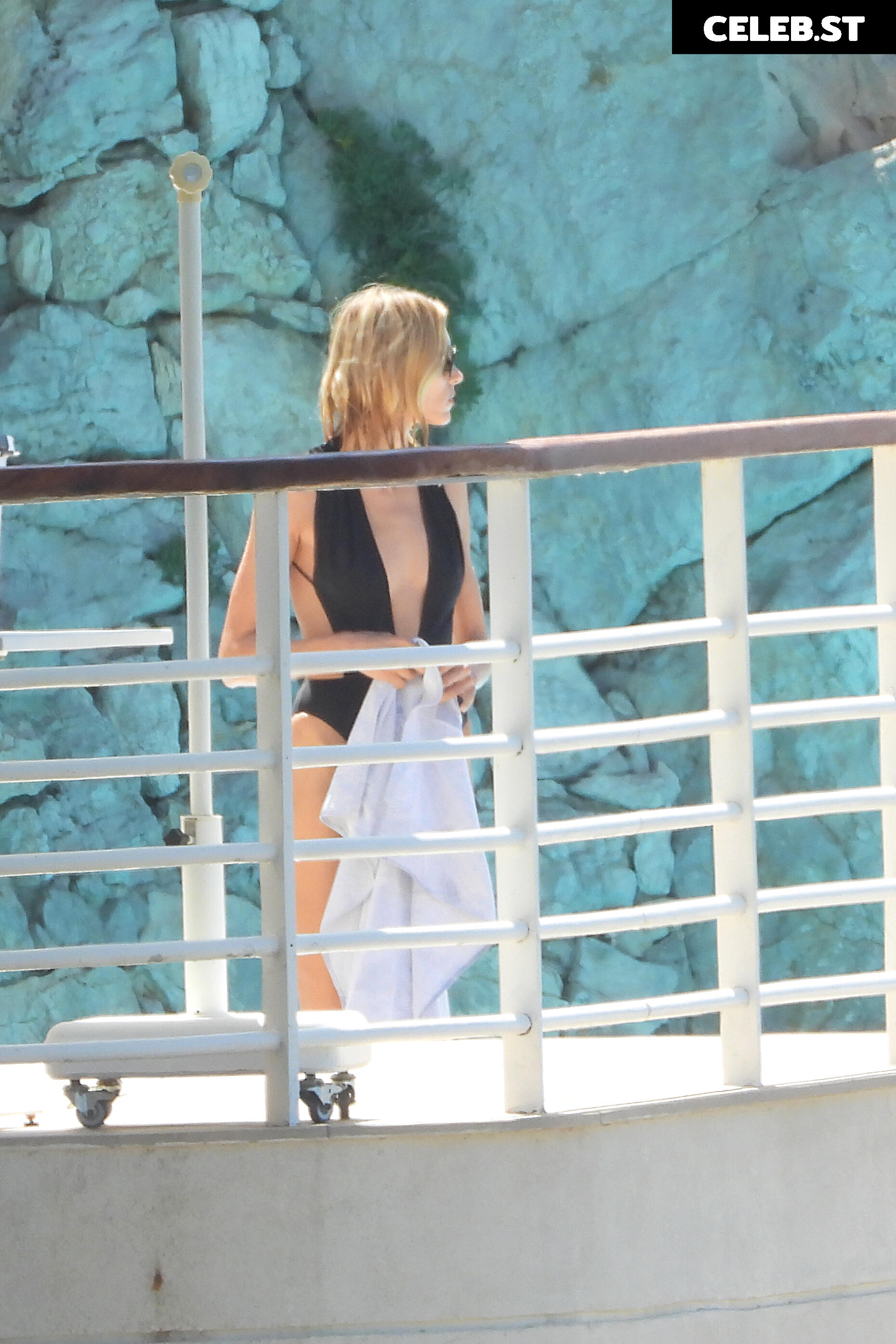 Anja Rubik Image 1743436