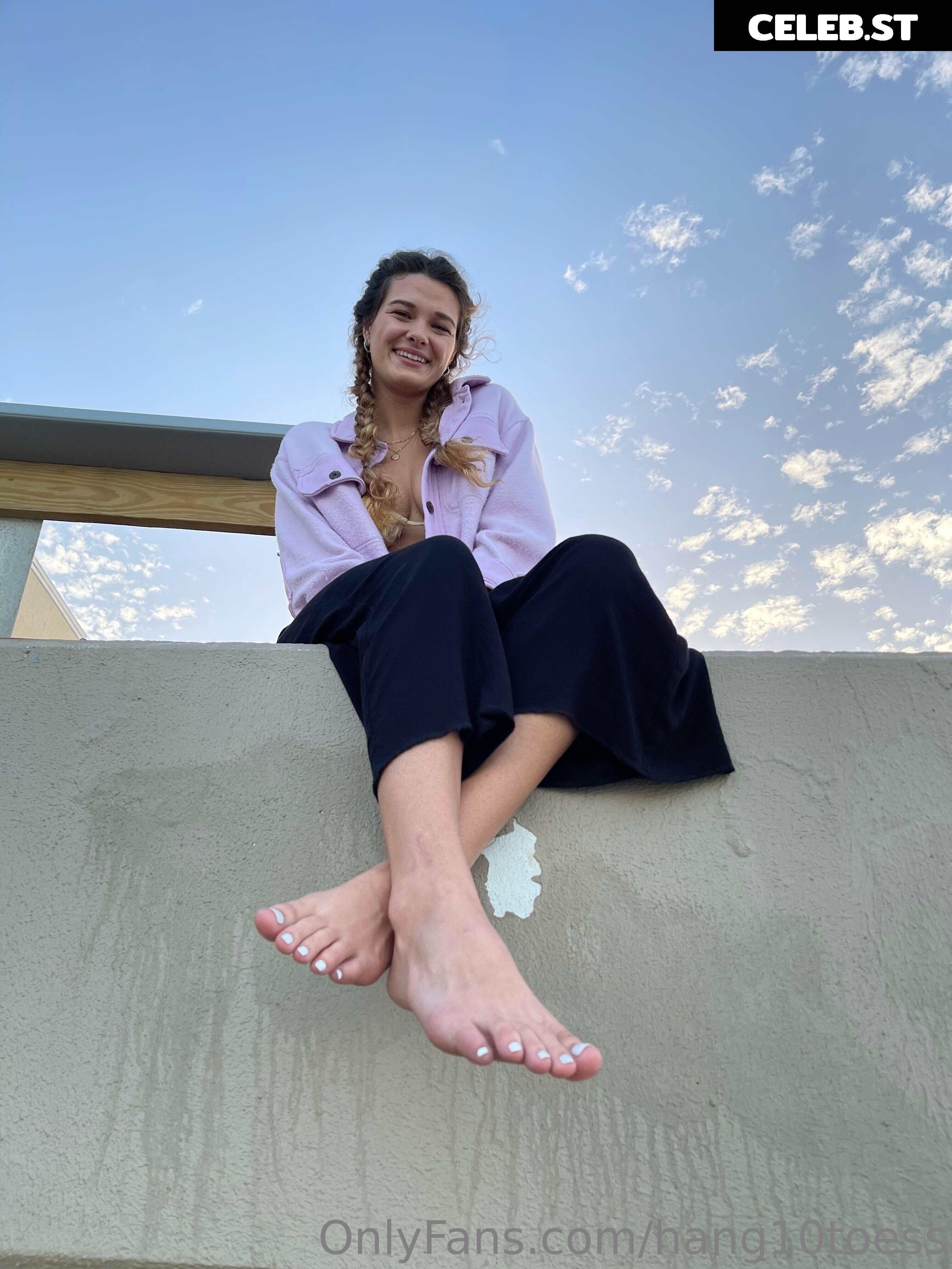 hang10toess Image 17431156