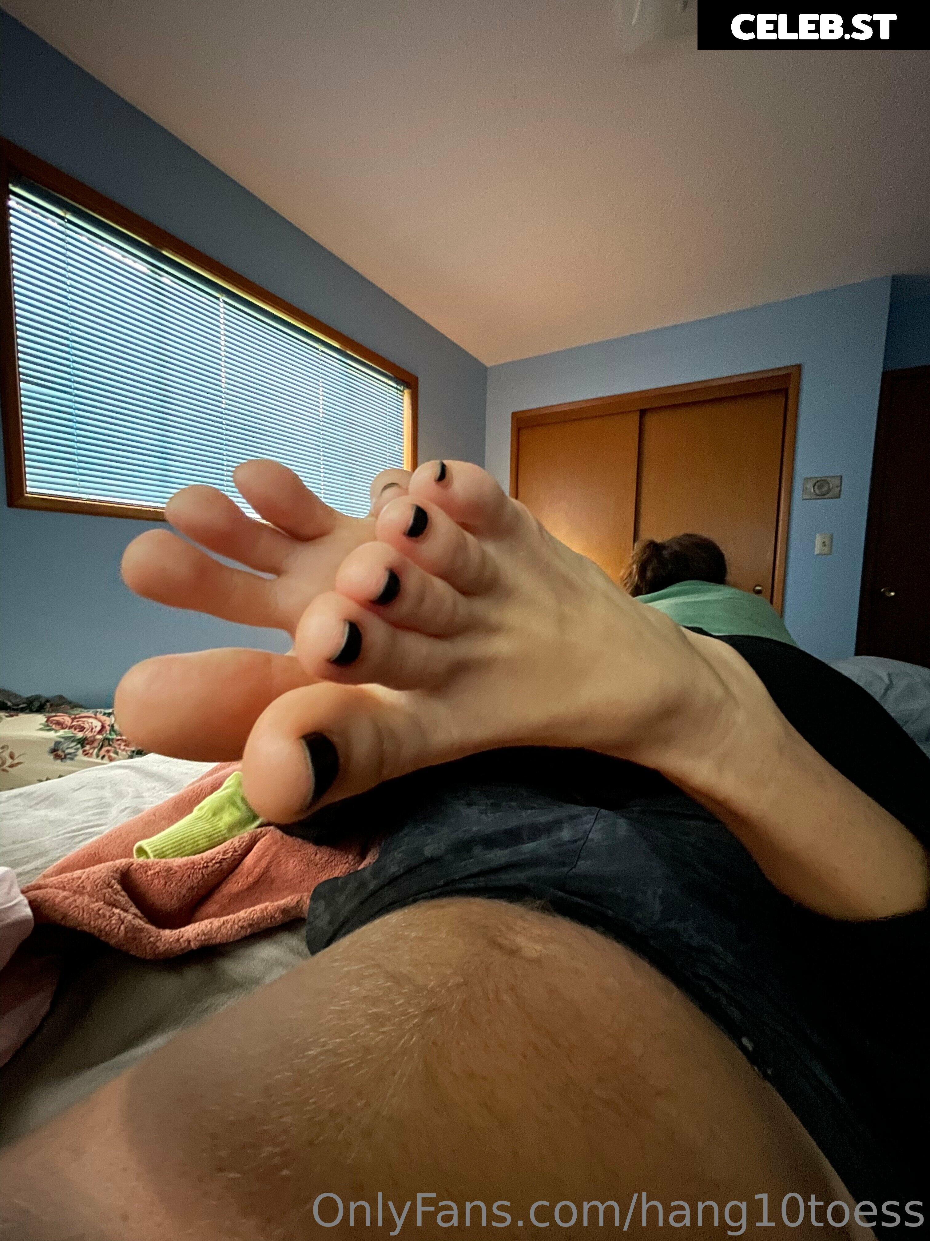 hang10toess Image 17431310