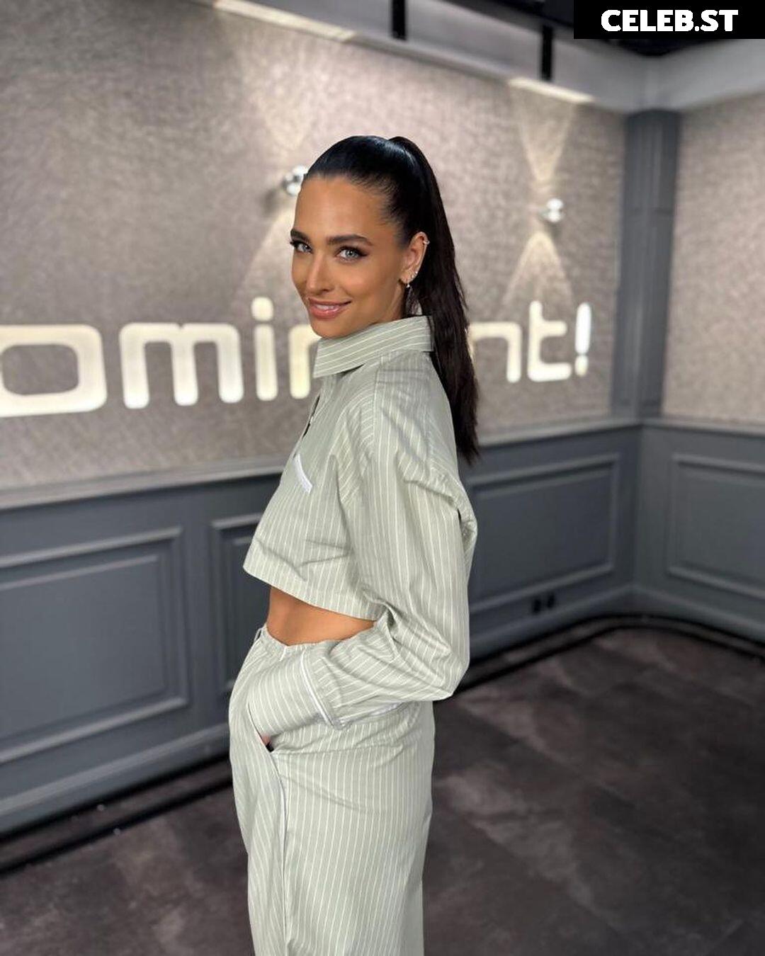 Amira Aly / Pocher Image 1743306