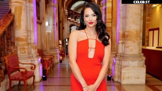 Amira Aly / Pocher Image 1740716