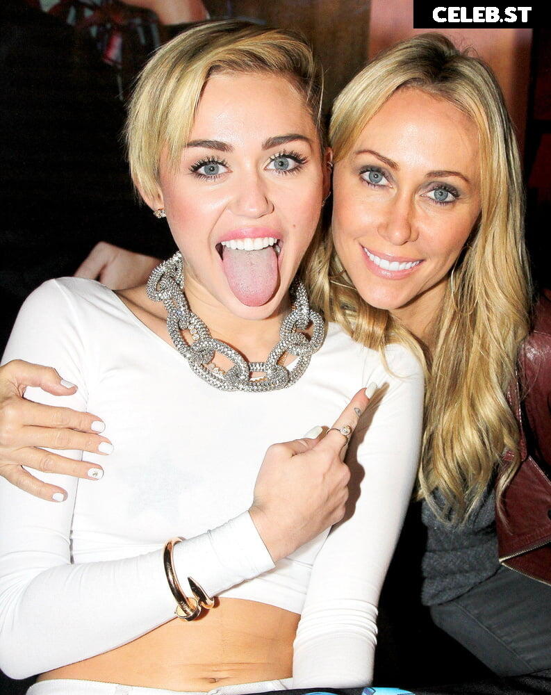 Miley Cyrus Image 1740269