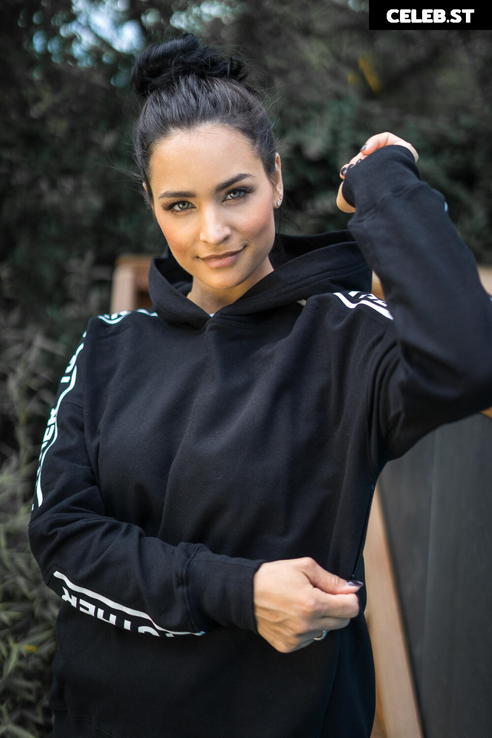 Amira Aly / Pocher Image 1749500