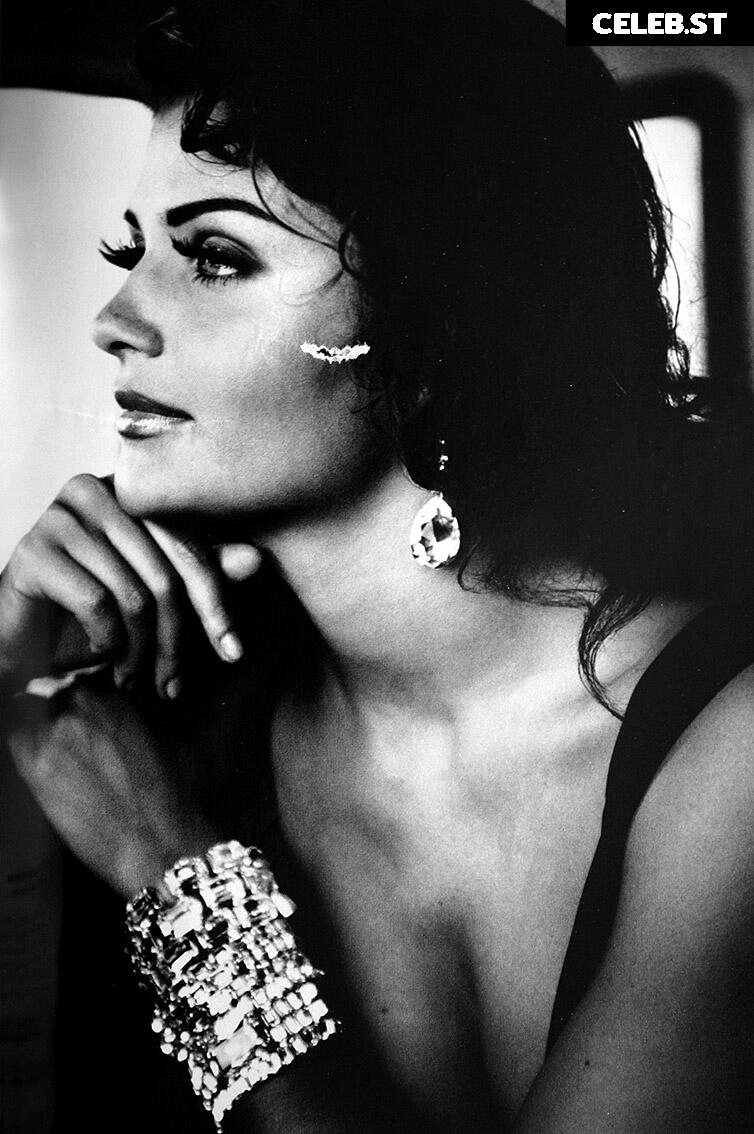 Helena Christensen Image 1749778