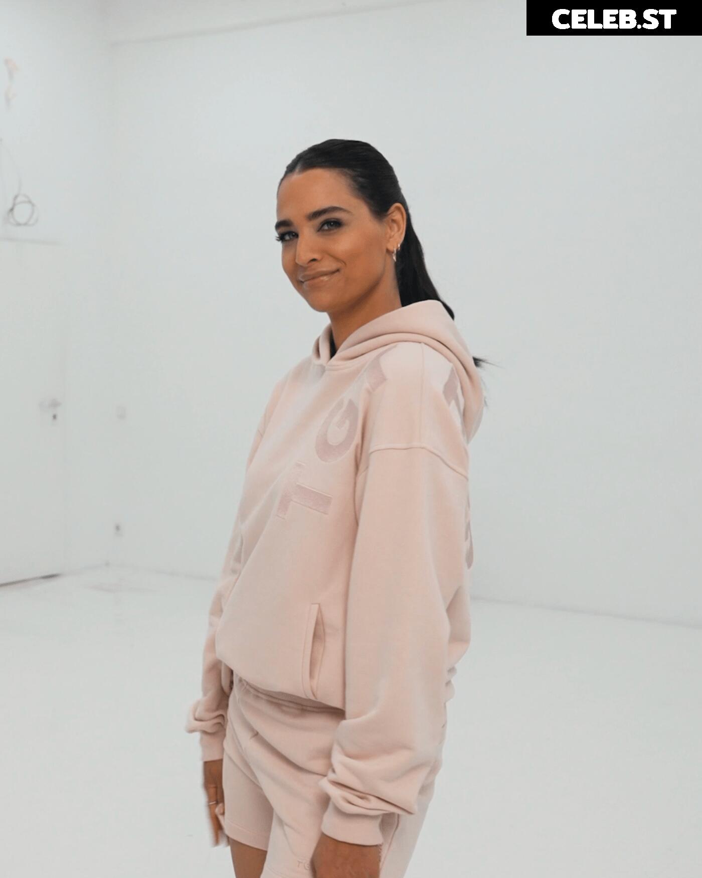 Amira Aly / Pocher Image 1748721
