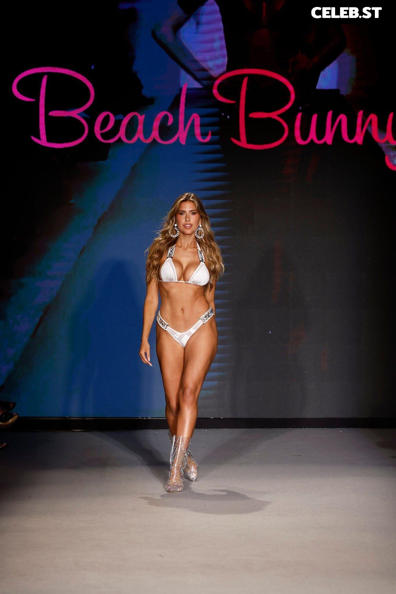 Kara Del Toro Image 1736802