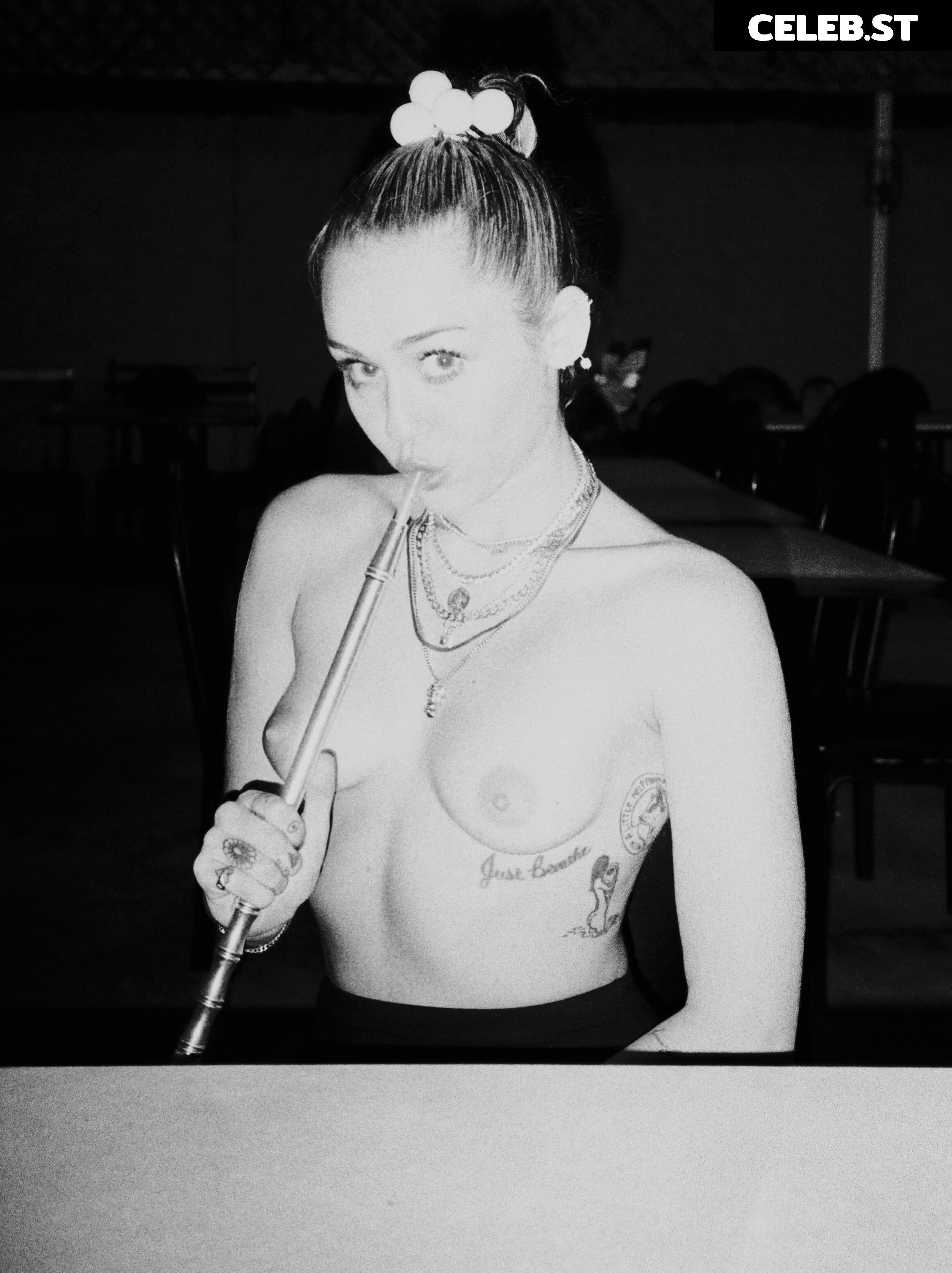 Miley Cyrus Image 1737237